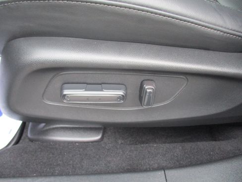Certified 2024 Honda HR-V EX-L image 17