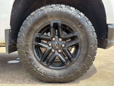 Used 2019 Chevrolet Silverado 1500 LT Trail Boss AWD/4WD image 12