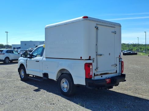 Used 2024 Ford F250 XL RWD image 3