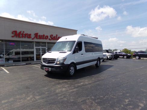 Used 2014 Mercedes-Benz Sprinter 2500 image 4