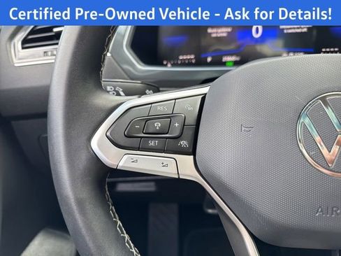 Certified 2023 Volkswagen Tiguan SE w/ Panoramic Sunroof Package AWD/4WD image 19