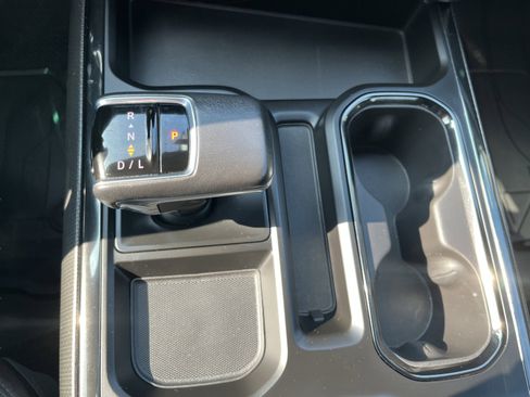 Used 2022 Chevrolet Silverado 1500 ZR2 w/ Technology Package image 11