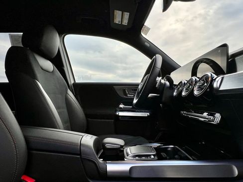 Certified 2023 Mercedes-Benz EQB 300 4MATIC image 17