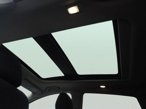 Used 2018 Nissan Murano SV w/ Premium Package image 33