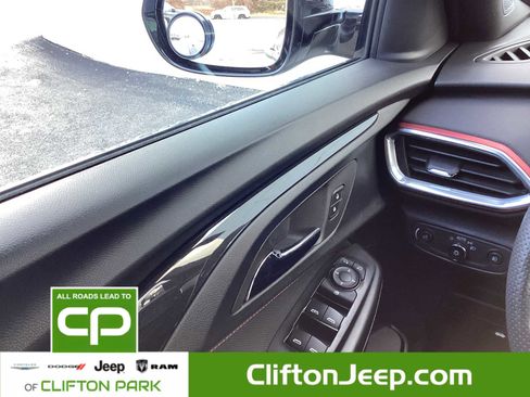 Used 2023 Chevrolet TrailBlazer RS image 20