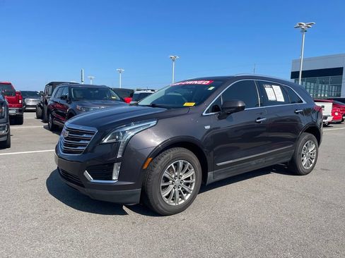 Used 2018 Cadillac XT5 Luxury AWD/4WD image 3