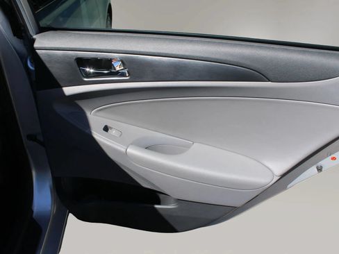Used 2012 Hyundai Sonata SE FWD image 24
