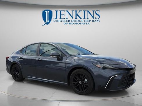 Used 2026 Toyota Camry SE w/ Convenience Package FWD image 1