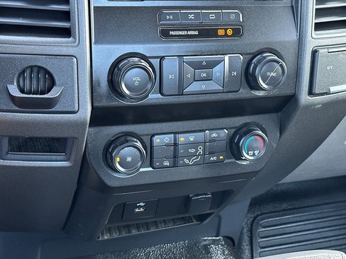 Used 2022 Ford F250 XL w/ Power Equipment Group image 19