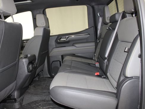 Used 2024 Chevrolet Silverado 1500 ZR2 w/ Technology Package image 38