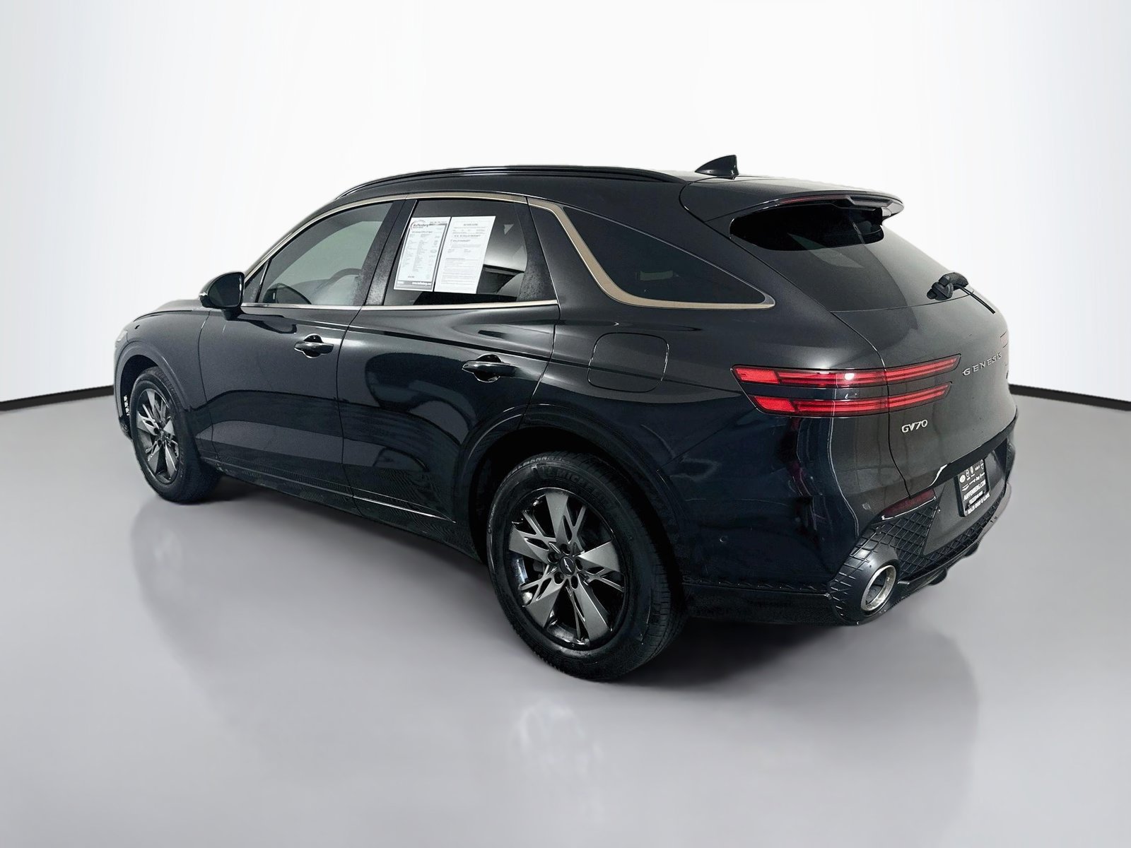 Used 2022 Genesis GV70 3.5T Sport w/ Sport Advanced Package AWD/4WD image 5