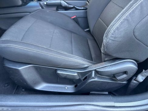 Used 2017 Ford Mustang Coupe RWD image 19