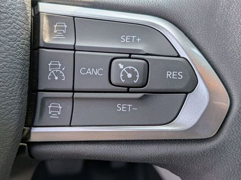 Used 2023 Jeep Compass Limited AWD/4WD image 19