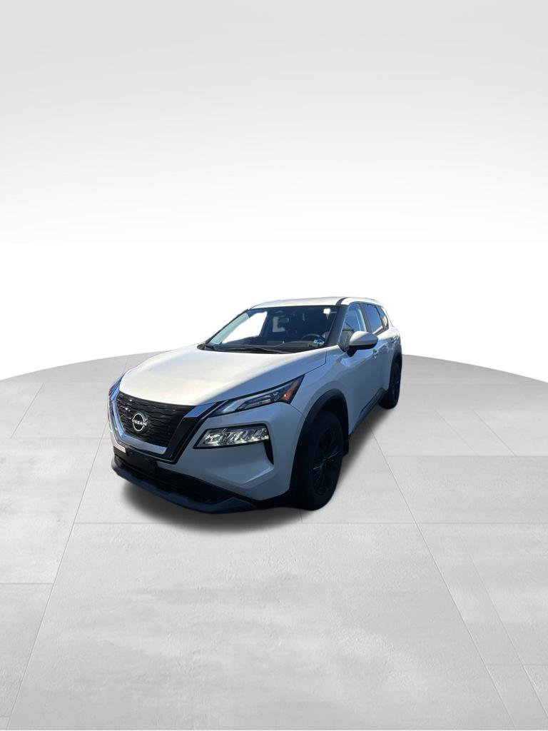 Used 2023 Nissan Rogue SV FWD image 2