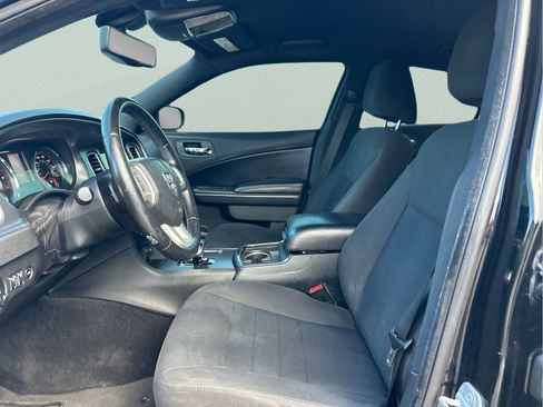 Used 2014 Dodge Charger SXT RWD image 9