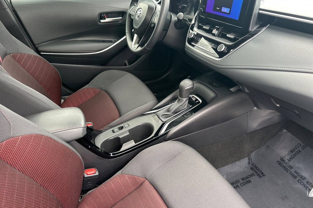 Used 2024 Toyota Corolla SE w/ SE Premium Package FWD image 15