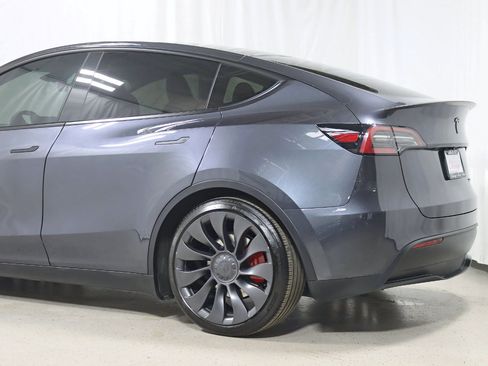 Used 2025 Tesla Model Y Performance image 10