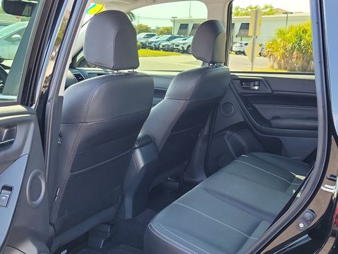 Used 2018 Subaru Forester 2.5i Touring AWD/4WD image 14