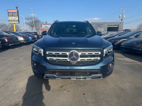 Used 2021 Mercedes-Benz GLB 250 4MATIC w/ Premium Package image 11