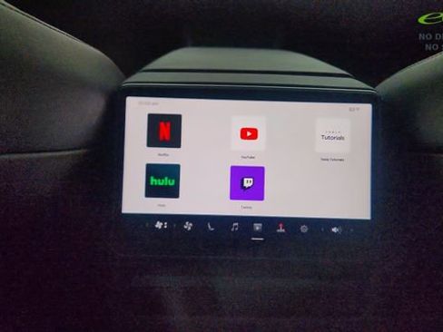 Used 2025 Tesla Model 3 Long Range RWD image 38