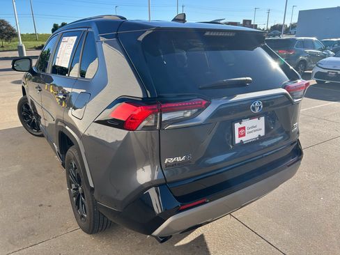 Used 2023 Toyota RAV4 XSE AWD/4WD image 4