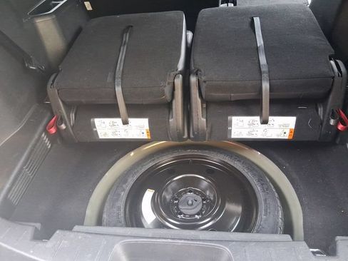 Used 2019 Ford Explorer XLT w/ Equipment Group 202A AWD/4WD image 24