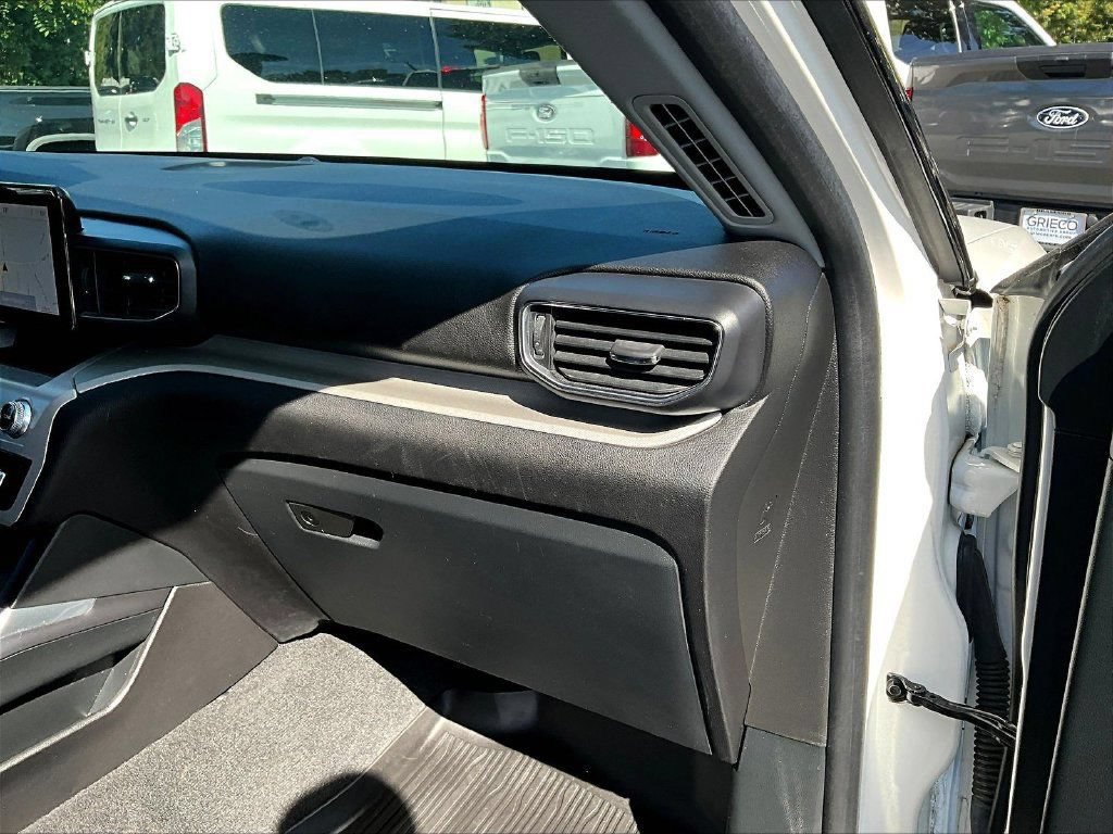Used 2023 Ford Explorer XLT w/ Equipment Group 202A AWD/4WD image 29
