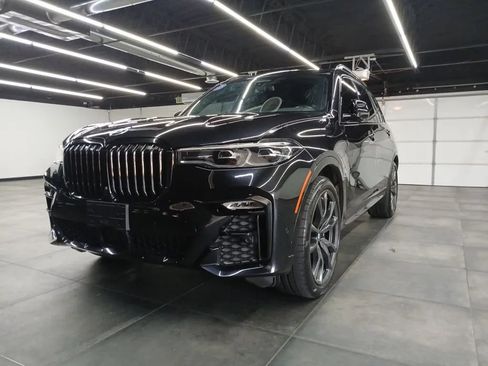 Used 2021 BMW X7 xDrive40i w/ M Sport Package AWD/4WD image 44
