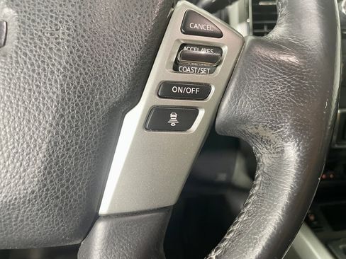 Used 2020 Nissan Titan SL w/ Moonroof Package image 17