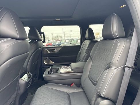 Used 2025 INFINITI QX80 Autograph image 9