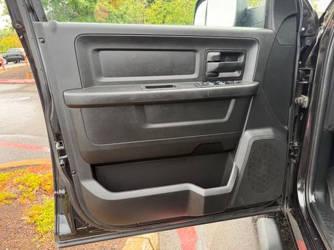 Used 2017 RAM 2500 Tradesman w/ Chrome Appearance Group AWD/4WD image 11