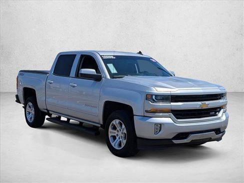 Used 2018 Chevrolet Silverado 1500 LT w/ All Star Edition AWD/4WD image 3