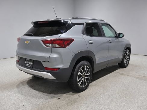Used 2025 Chevrolet TrailBlazer LT AWD/4WD image 2