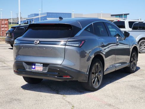 Used 2025 Nissan Murano SV image 3