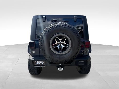 Used 2017 Jeep Wrangler Unlimited Rubicon w/ Max Tow Package AWD/4WD image 4