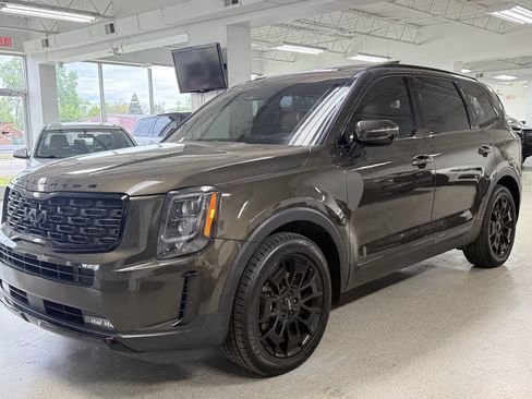 Used 2022 Kia Telluride SX w/ SX Prestige Package AWD/4WD image 3