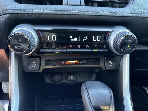 Used 2025 Toyota RAV4 XLE w/ Convenience Package image 32