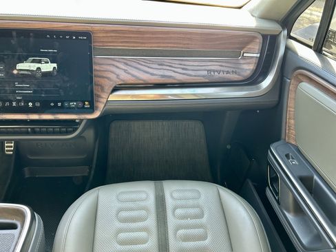 Used 2022 Rivian R1T Adventure image 23