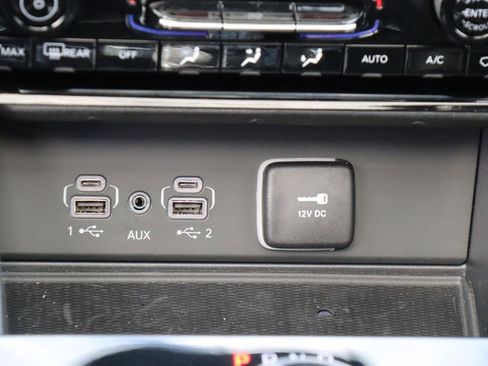 New 2024 Jeep Grand Cherokee L Limited w/ Luxury Tech Group II image 13