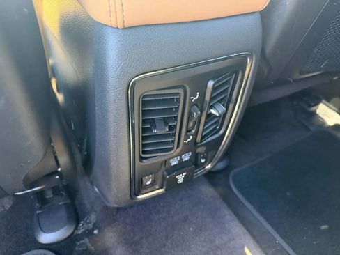 Used 2016 Dodge Durango Citadel w/ Premium Entertainment Group AWD/4WD image 17