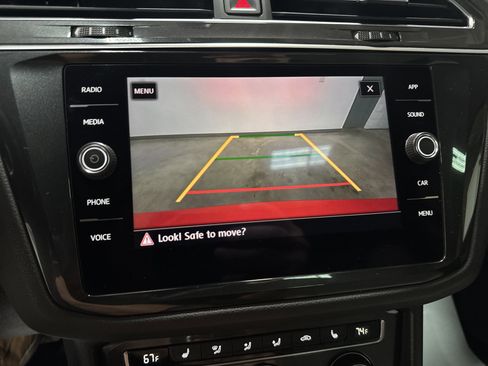 Used 2018 Volkswagen Tiguan SE w/ Panoramic Sunroof Package AWD/4WD image 25