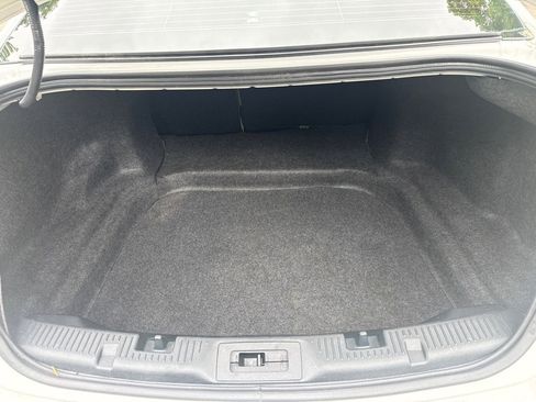 Used 2017 Ford Taurus SE FWD image 24