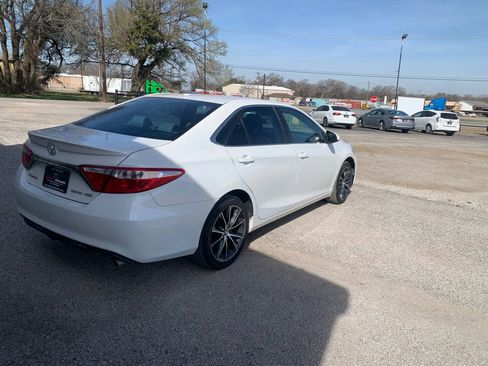 Used 2015 Toyota Camry XSE image 6