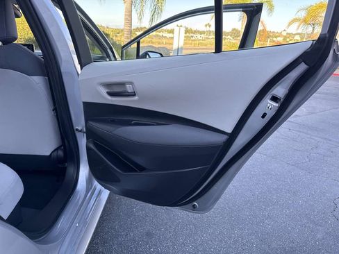 Used 2022 Toyota Corolla LE image 33