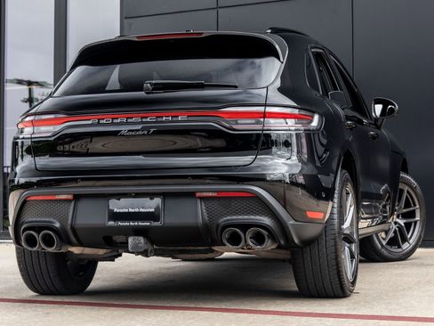 Certified 2023 Porsche Macan Turbo image 11