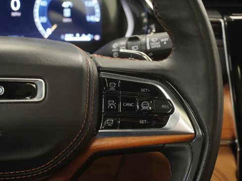 Used 2024 Jeep Grand Cherokee L Summit AWD/4WD image 39