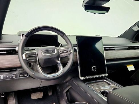 Used 2025 GMC Sierra EV Denali image 11