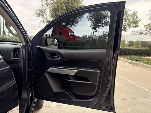 Used 2019 Chevrolet Colorado LT w/ LT Convenience Package image 13