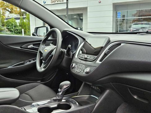 Used 2024 Chevrolet Malibu LT image 12
