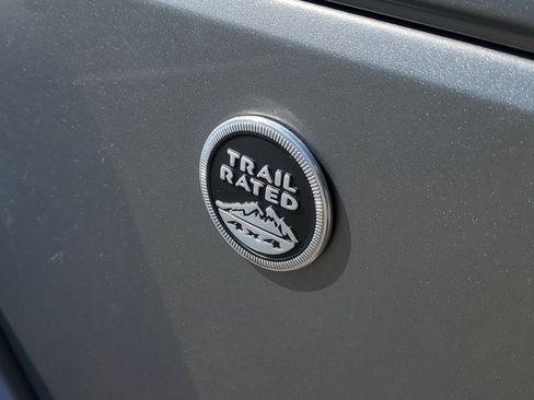 Used 2017 Jeep Wrangler Unlimited Sahara w/ Connectivity Group image 6